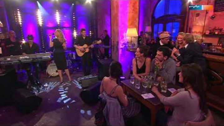 Barbara Schöneberger singt "Männer muss man loben" | Kims Klub | MDR Barbara Schöneberger singt "Männer muss man loben" | Kims Klub | MDR