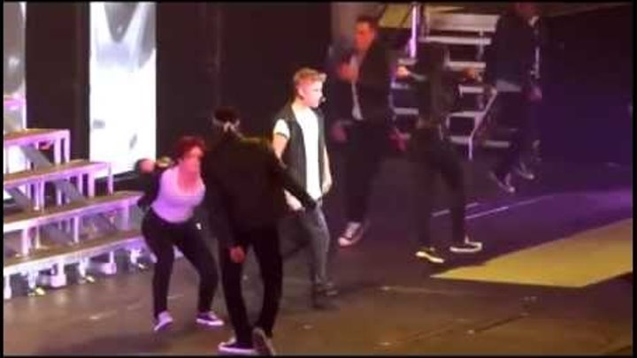 Justin Bieber throwing up / Джастина Бибера стошнило на концерте