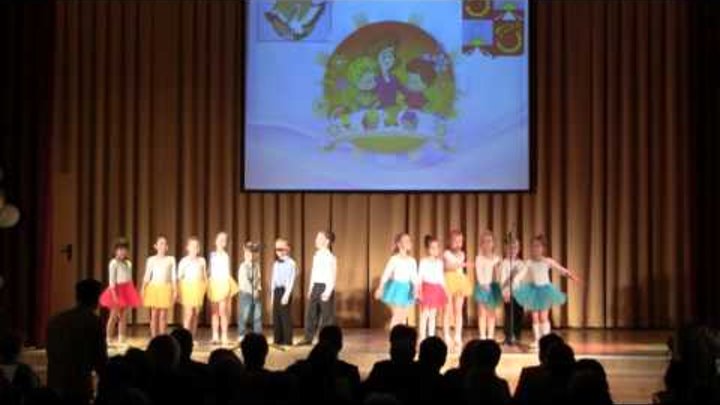 Песня "Наша воспитательница" исполняют дети подготовительной группы