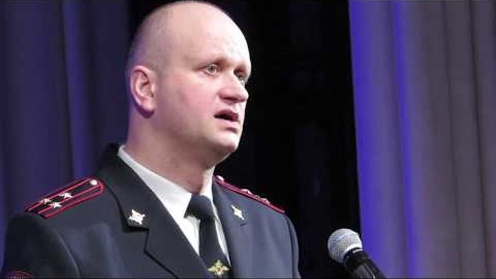 Начальник ОМВД Бердска Владимир Соколов поздравляет с Днём полиции