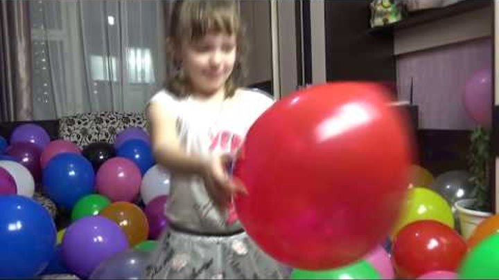 Папа сошел с ума??? Надули полную комнату шаров Dad gone crazy??? Fully full room balls смотреть онлайн Папа сошел с ума??? Надули полную комнату шаров Dad gone crazy??? Fully full room balls