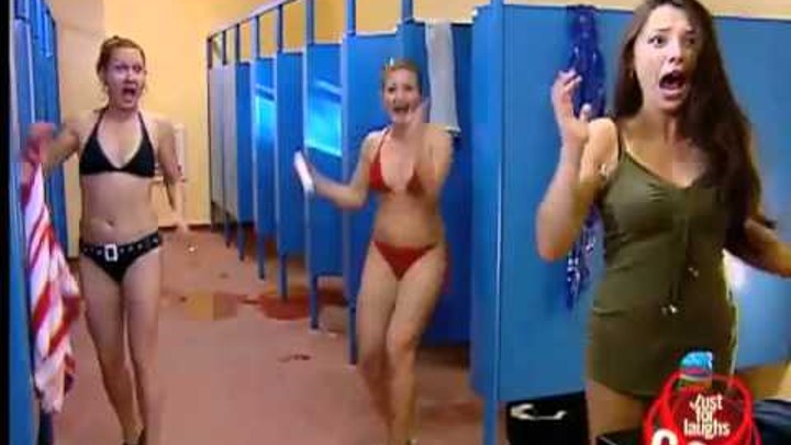 Скрытая камера в женской раздевалке Hidden Camera in Women смотреть онлайн Скрытая камера в женской раздевалке Hidden Camera in Women