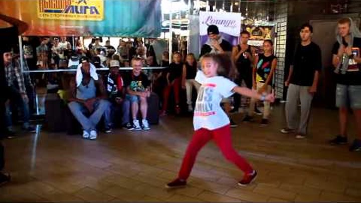 Hip-Hop Beginners 1×1 Final | Vibes 013 | Krasnodar | CreWo Hip-Hop Beginners 1×1 Final | Vibes 013 | Krasnodar | CreWo