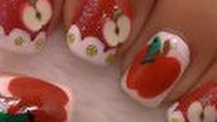 Apple Nail Art / Arte para las uñas con diseño de manzana Apple Nail Art / Arte para las uñas con diseño de manzana