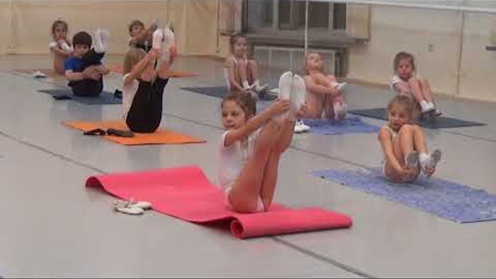 9 Часть.Урок балета для детей. Развитие данных у детей. Первые шаги в хореографии. Растяжка
