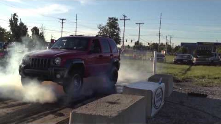 Lift Jeep Liberty Blows Rearend during Burnout Contest