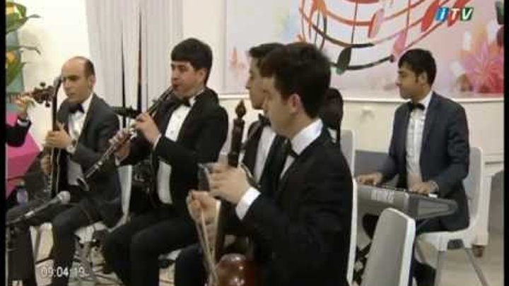Rovsen Eziz - Sevgilim Xalq Mahnisi -Yeni Gun verlisinde Ictimai TV 26 03 2015 Rovsen Eziz - Sevgilim Xalq Mahnisi -Yeni Gun verlisinde Ictimai TV 26 03 2015