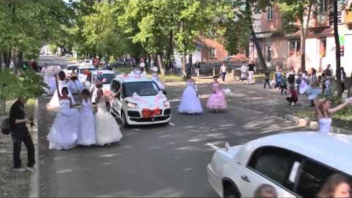 Сбежавшие невесты - шествие