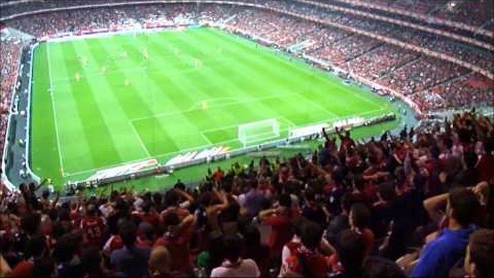 Ultras Braga (benfica 2-1 SCBraga, Liga Zon Sagres 2011/2012) Ultras Braga (benfica 2-1 SCBraga, Liga Zon Sagres 2011/2012)