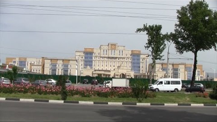 Дар шаҳри Душанбе сохтмони маркази тиббии "Пойтахт-90" такмил шуд