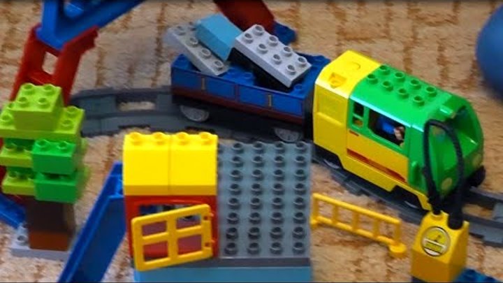 Собираем железную дорогу. Детский конструктор Лего. Грузовой терминал
