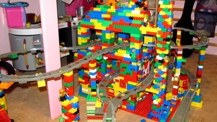 Lego Duplo Trains Pass Through House!