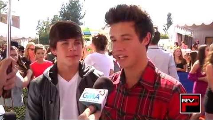 Cameron Dallas & Hayes Grier: How To Date Them, Fan Love & Pigging Out! Teen Choice Awards 2014!