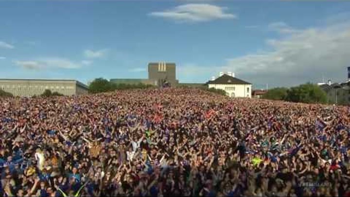 Iceland Team Clap Celebration with 10 000 Fans in Reykjavik EURO 2016 04 07 2016