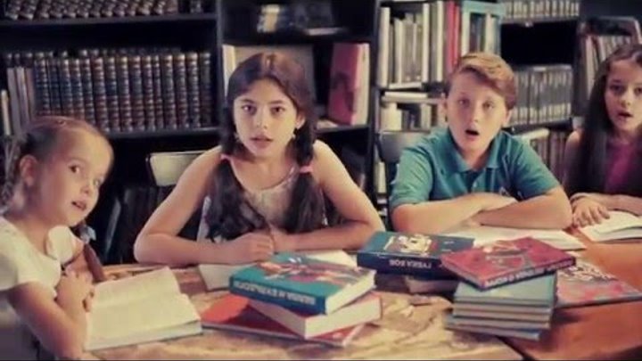 Камила и Саида Отаровы в рекламе для детского канала Никелодеон.
