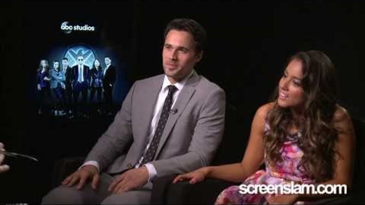 Agents of S.H.I.E.L.D: Brett Dalton and Chloe Bennet Exclusive Interview смотреть онлайн Agents of S.H.I.E.L.D: Brett Dalton and Chloe Bennet Exclusive Interview