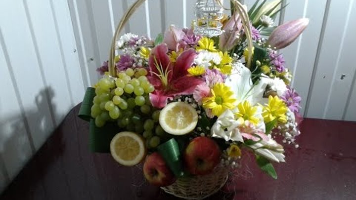 Как сделать корзинку с цветами и фруктами How to make a basket with flowers and fruits