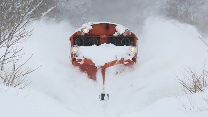 Поезда снегоочистители Как поезда рассекают снег