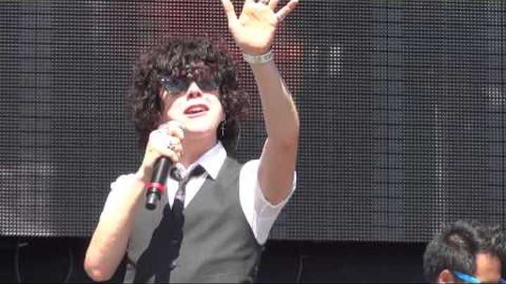 L.P. Tokyo Sunrise Live Corona Capital Mexico 2012 Day 2 L.P. Tokyo Sunrise Live Corona Capital Mexico 2012 Day 2