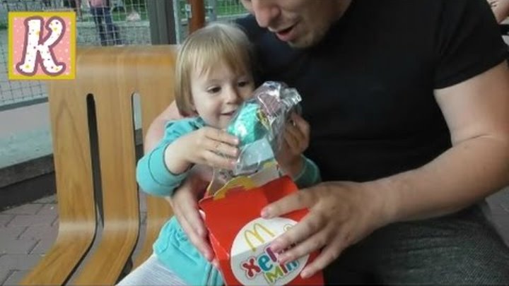 VLOG Макдональдс, Хеппи Мил, игрушка Энгри Бёрдс, кормим птичек с рук. McDonalds toys Happy Meal. VLOG Макдональдс, Хеппи Мил, игрушка Энгри Бёрдс, кормим птичек с рук. McDonalds toys Happy Meal.