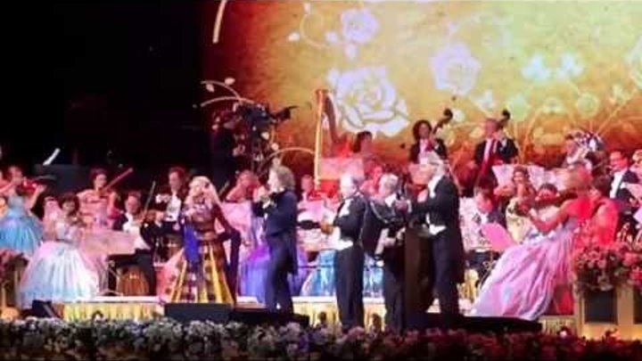 Andre Rieu& Anna Reker - Those were the days (Дорогой длинною) / 27.11.2014/Istanbul Andre Rieu& Anna Reker - Those were the days (Дорогой длинною) / 27.11.2014/Istanbul
