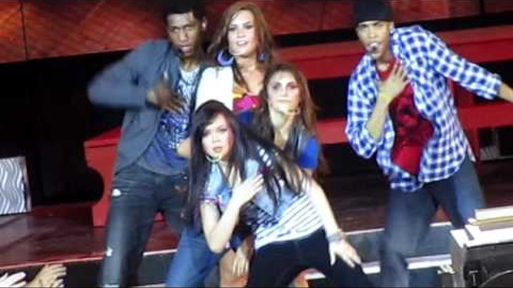 Can't Back Down - Demi Lovato & CR2 Cast Can't Back Down - Demi Lovato & CR2 Cast