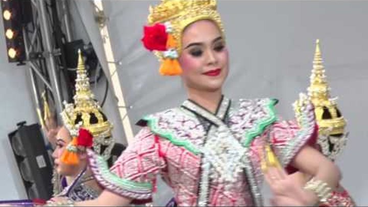Королевство праздника: Национальный день Таиланда на ЭКСПО открыла вице мисс конкурса красоты