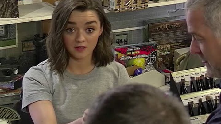 Maisie Williams (aka Arya Stark) Pranks Game of Thrones Fans Maisie Williams (aka Arya Stark) Pranks Game of Thrones Fans