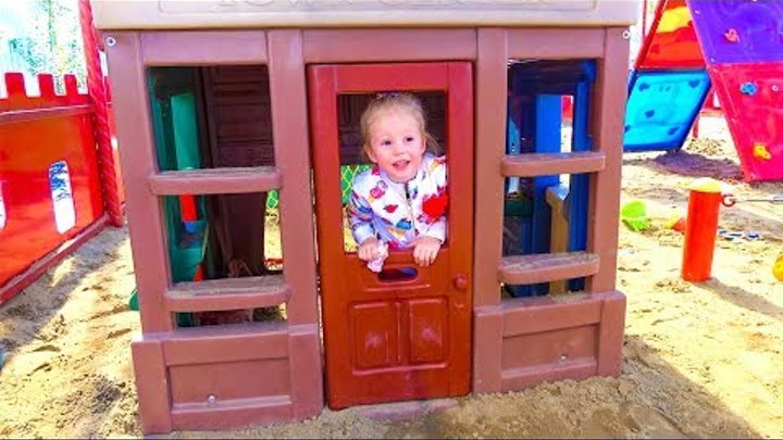 Крепыш Щенячий Патруль помогает Насте найти Сильвания Фэмили Paw Patrol and kids outdoor playground Крепыш Щенячий Патруль помогает Насте найти Сильвания Фэмили Paw Patrol and kids outdoor playground