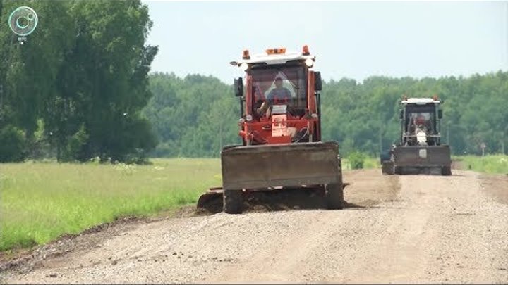 В районах Новосибирской области начали работы по ремонту сельских дорог. Где появится новый асфальт?
