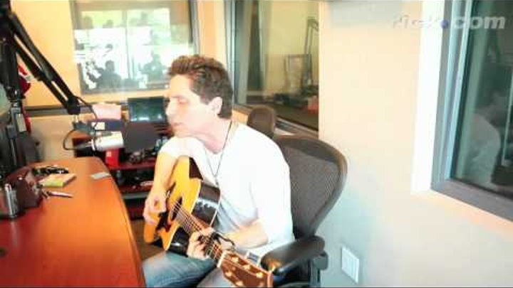 EXCLUSIVE Richard Marx performs 'When You Loved Me" Live at The Dees Studio
