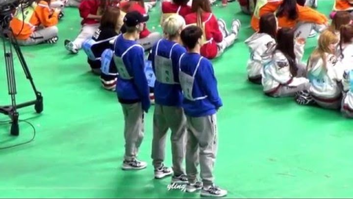 [Fancam]160118 아육대 갓세븐(GOT7) Mark, Jackson, Youngjae reaction to Yugyeom & Bambam's wrestling match