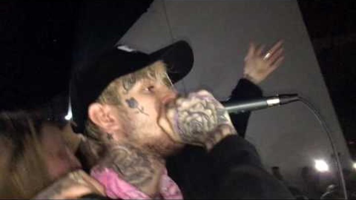 Lil Peep feat Lil Tracy - White Tee (Live in LA, 10/14/2016) Lil Peep feat Lil Tracy - White Tee (Live in LA, 10/14/2016)