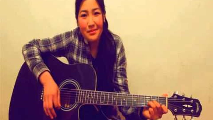 Кыргыз гитаристка Тахмина. Гулжигит С. Сагынам