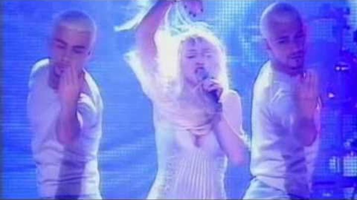 Madonna - Bedtime Story (Live at Brit Awards)