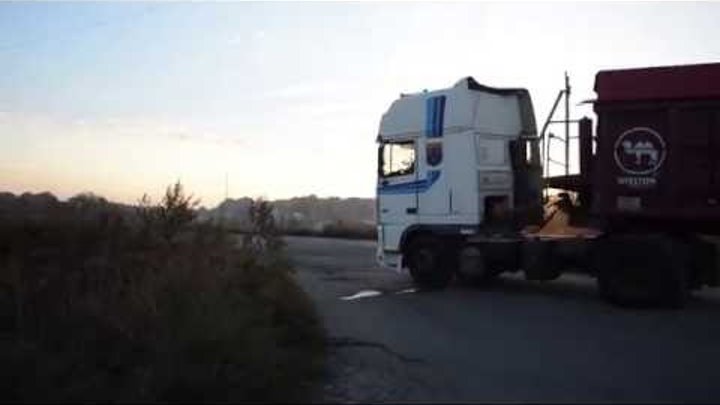 1 вантажівку з Львівським сміттям вдалось розвернути Синельниково