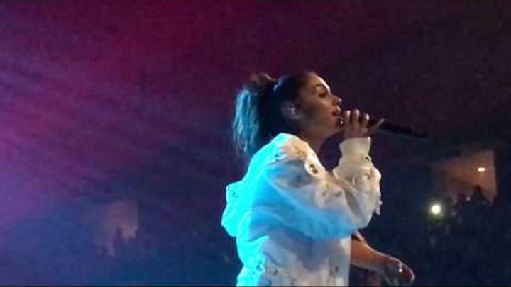 Ariana grande live from the dangerous woman Tour : one last time Ariana grande live from the dangerous woman Tour : one last time