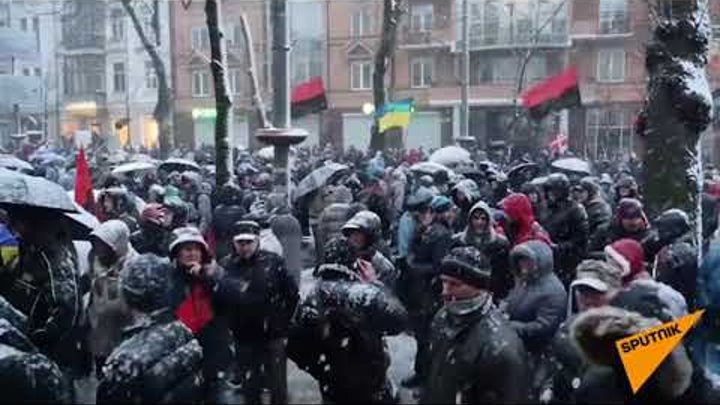 Около 50 тысяч человек вышли на улицы Киева в поддержку Саакашвили