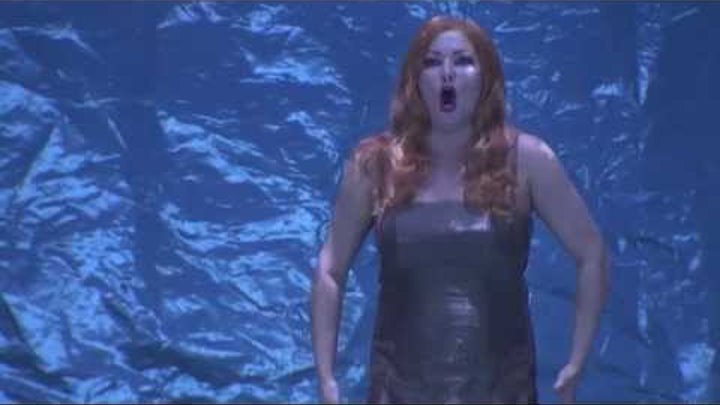 Anna Netrebko sings "Nel dì della vittoria... Vieni t'affretta!" from Verdi's MACBETH