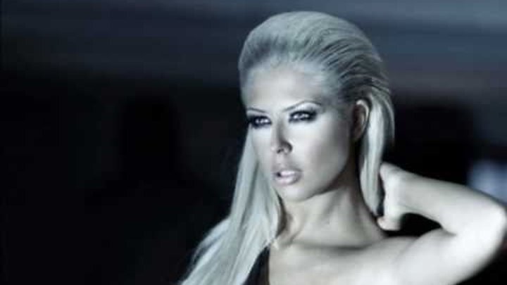 Hot bulgarian singer...Andrea(Sahara) - Haide opa (Celuvai me 2010) Pictures
