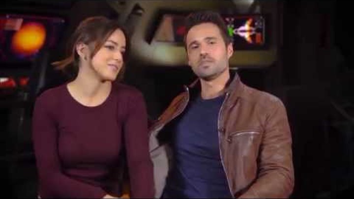 Chloe Bennet And Brett Dalton Celebrating 50 Episodes of Marvel Agents of Shield смотреть онлайн Chloe Bennet And Brett Dalton Celebrating 50 Episodes of Marvel Agents of Shield