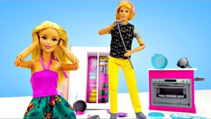 Барби выбирает подарок для Кена. Игры для девочек