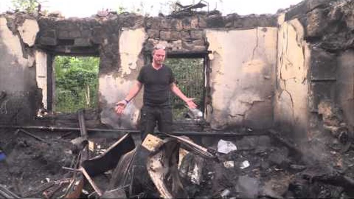 (RUS СУБ) Репортаж Донецк: Множество домов повреждены тяжёлым Украинским обстрелом Кировского рай.