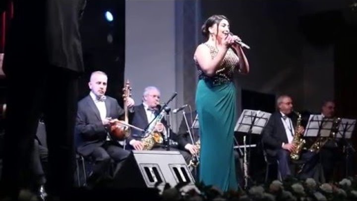 Aynur İsgenderli - Ogey Ana K/F den Mahnı - Gul Oglum . konsert. Aynur İsgenderli - Ogey Ana K/F den Mahnı - Gul Oglum . konsert.