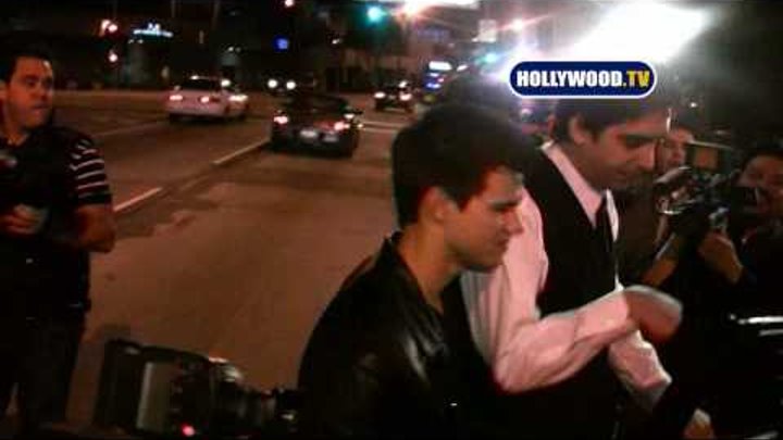 Twilight Star Taylor Lautner Leaves BOA Restaurant
