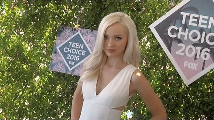 Dove Cameron Teen Choice Awards 2016 Green Carpet