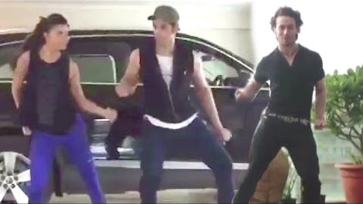 Beat Pe Booty Challenge All Celebs - Hrithik Roshan,Tiger Shroff,KRK,jacqueline,Sharaddha Beat Pe Booty Challenge All Celebs - Hrithik Roshan,Tiger Shroff,KRK,jacqueline,Sharaddha