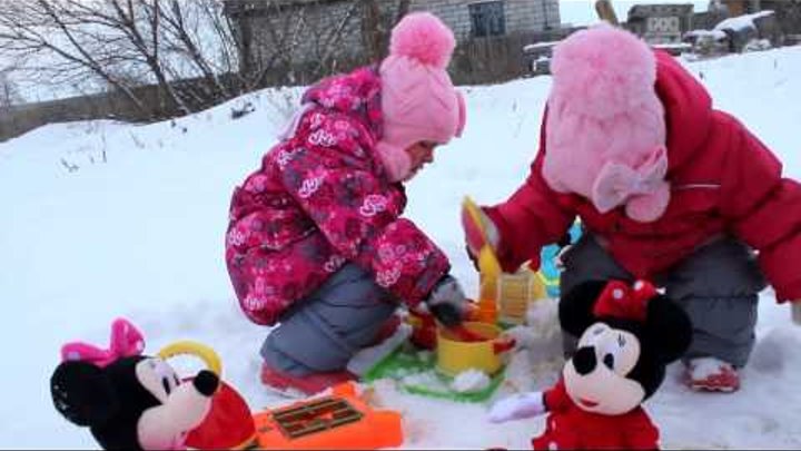 Полевая КУХНЯ Минни Маус играем вместе Field kitchen Minnie Mouse games for kids