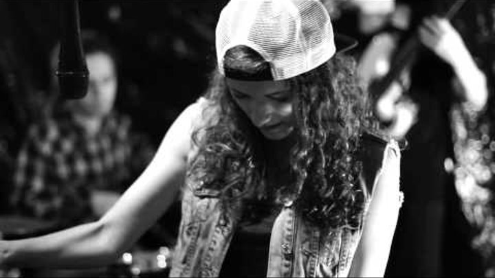 Arctic Monkeys - Old yellow bricks cover (Jeam Beam) Arctic Monkeys - Old yellow bricks cover (Jeam Beam)