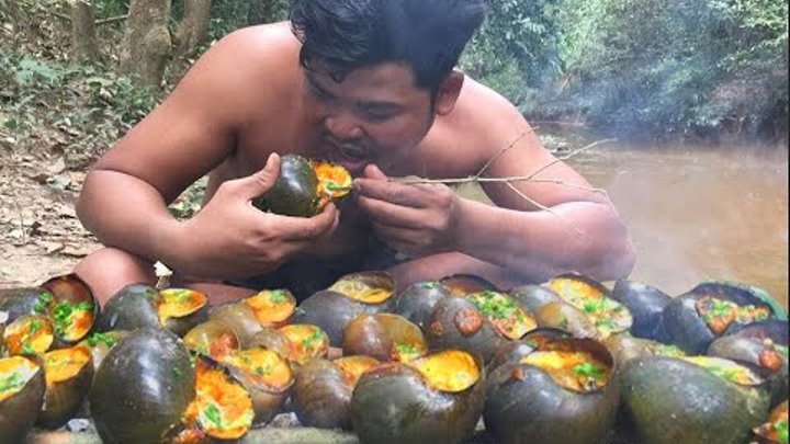 Survival Technique Find and cook snail in forest - Collect Snail Cooking For Food Eating delicious